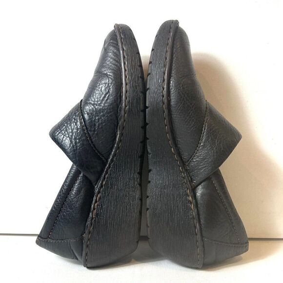 BOC Born Concept Womens Size 10 M Black Tooled Leather Slip On Wedge Clogs Shoes - Picture 5 of 11
